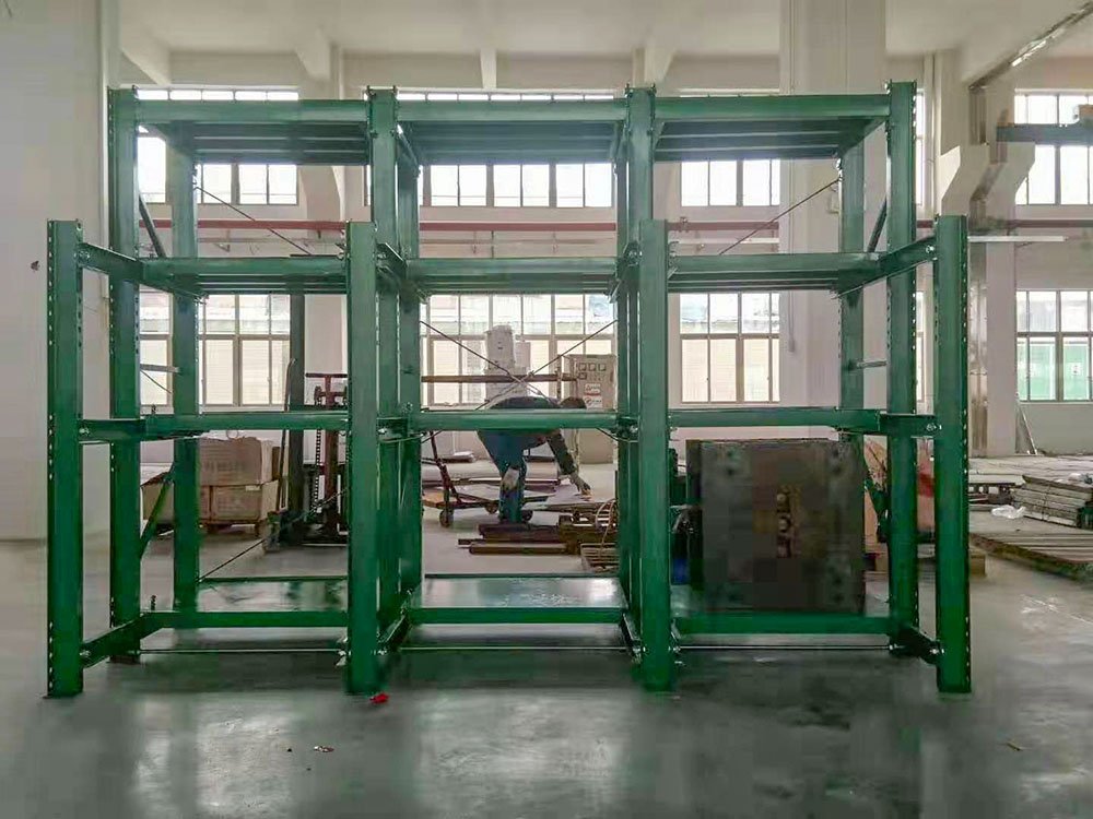 Heavy-duty full-open mold rack with structural rails