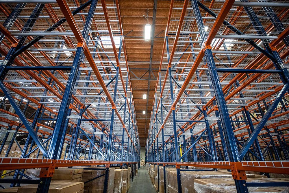 Santiago retail DC selective racking